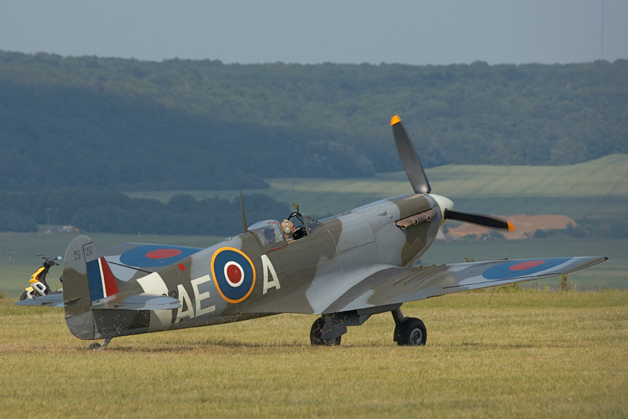 Supermarine%20349%20Spitfire%20LF%20Mk.Vb